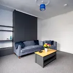 Graham House * Leeds (West Yorkshire)
